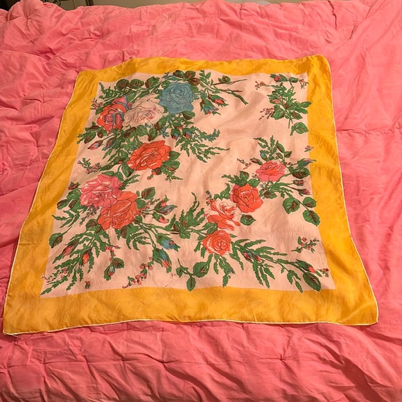 Vintage “Miss Pat” rolled edge silk blend made in Japan rose floral design scarf - Picture 1 of 11